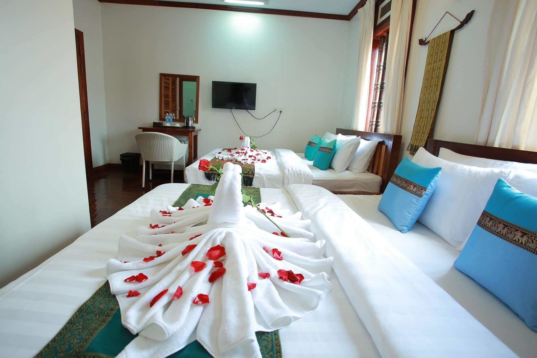 suite twin room with free airport pickup  | in-room safe, rollaway beds, free wifi