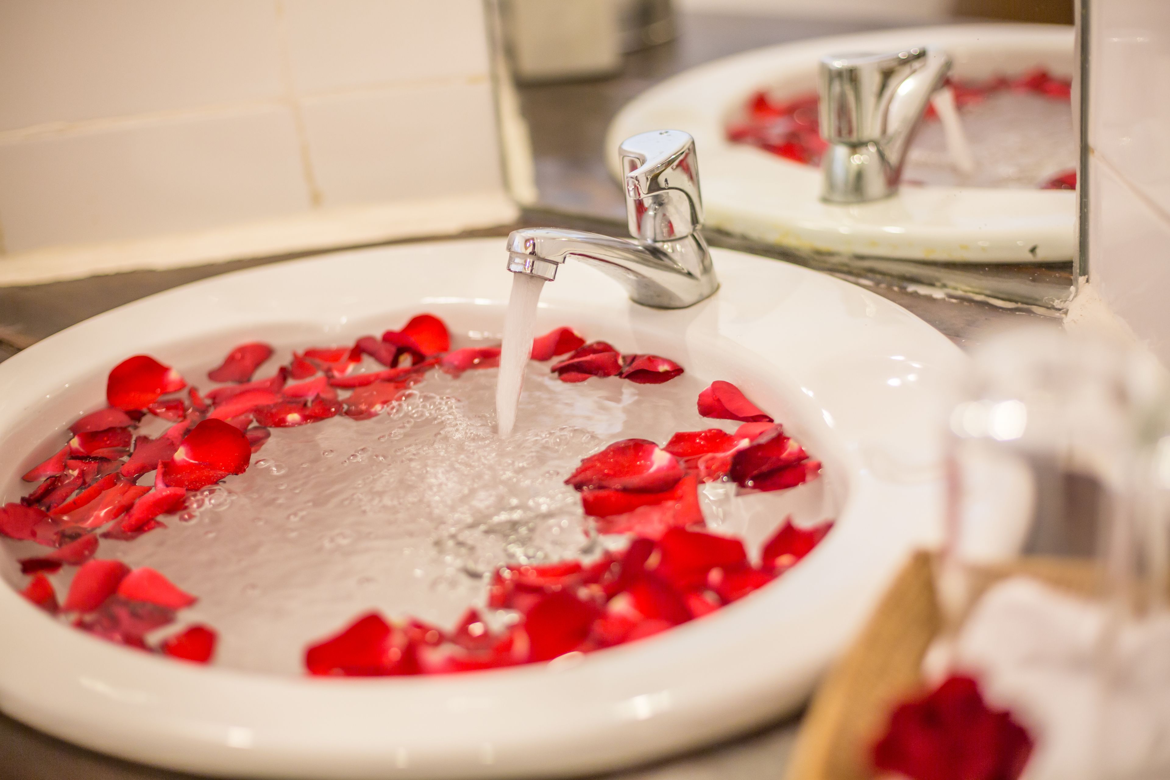 deluxe double (free airport pickup & 60 minute's full body massage)  | bathroom | shower, hair dryer, towels