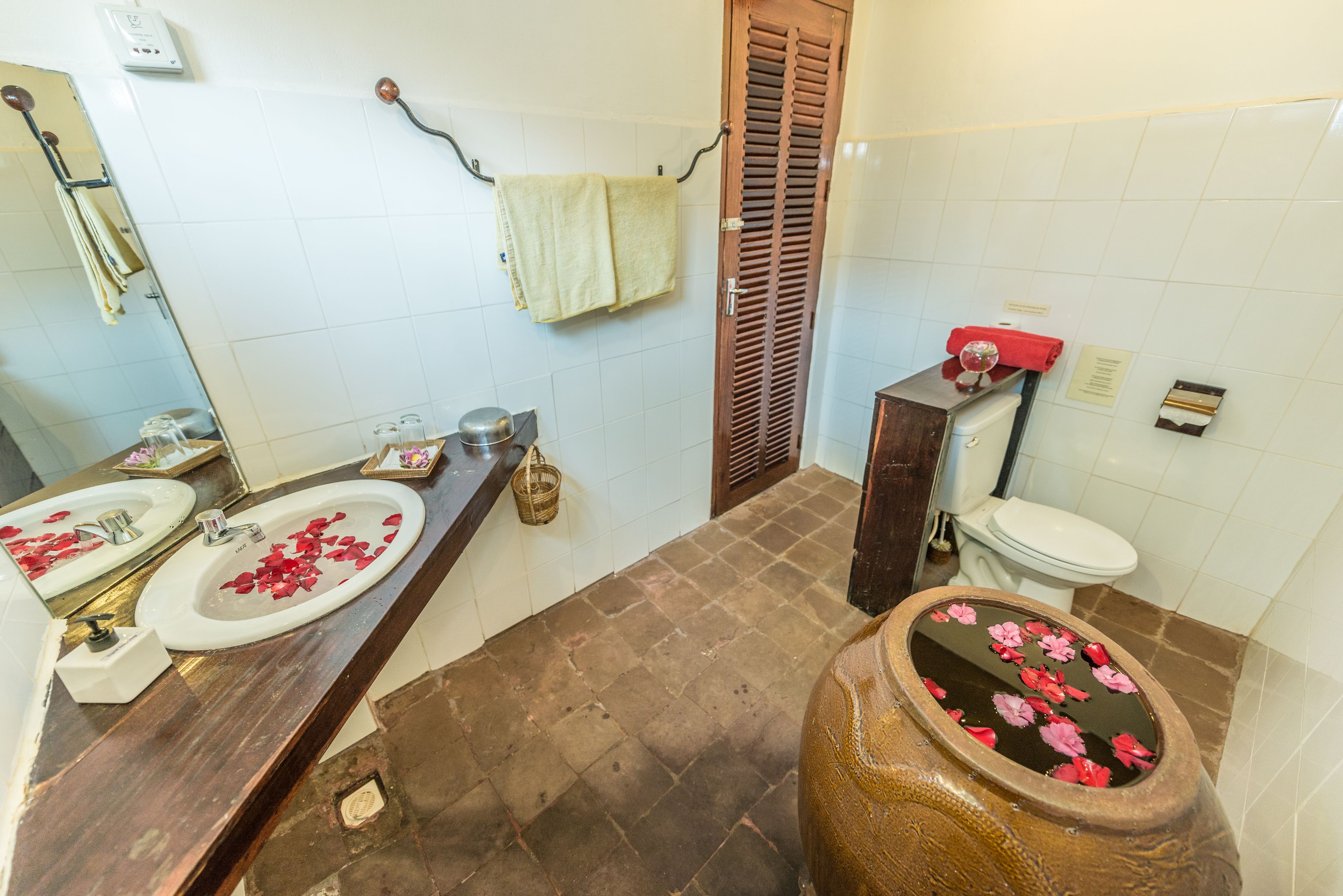 deluxe double (free airport pickup & 60 minute's full body massage)  | bathroom | shower, hair dryer, towels