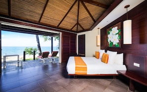 Bungalow, cạnh bãi biển | Két bảo mật tại phòng, bàn, phòng cách âm, bàn ủi/dụng cụ ủi quần áo