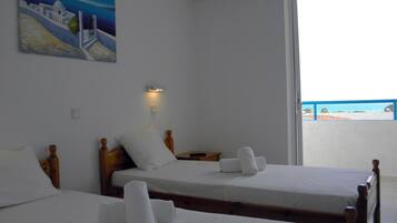 Cortinas blackout, tabla de planchar con plancha y cunas gratuitas