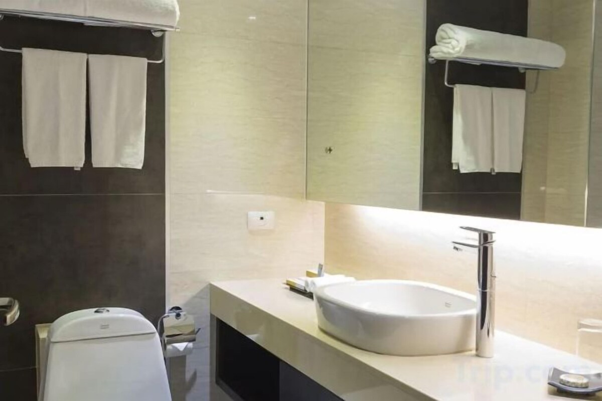 Free toiletries, hair dryer (on request), slippers, towels