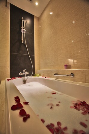 Bañera profunda