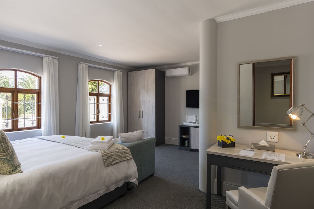 superior suite | premium bedding, minibar, in-room safe, free wifi