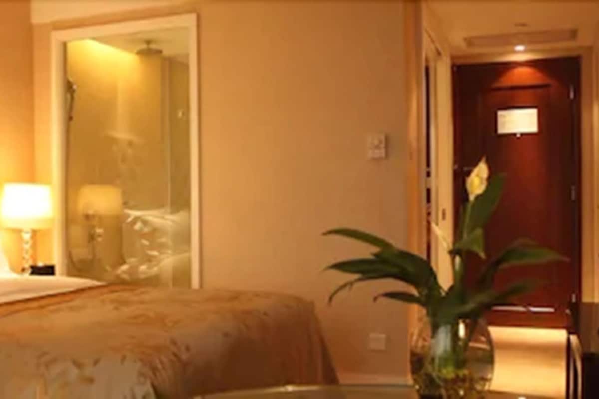 Rollaway beds, free WiFi