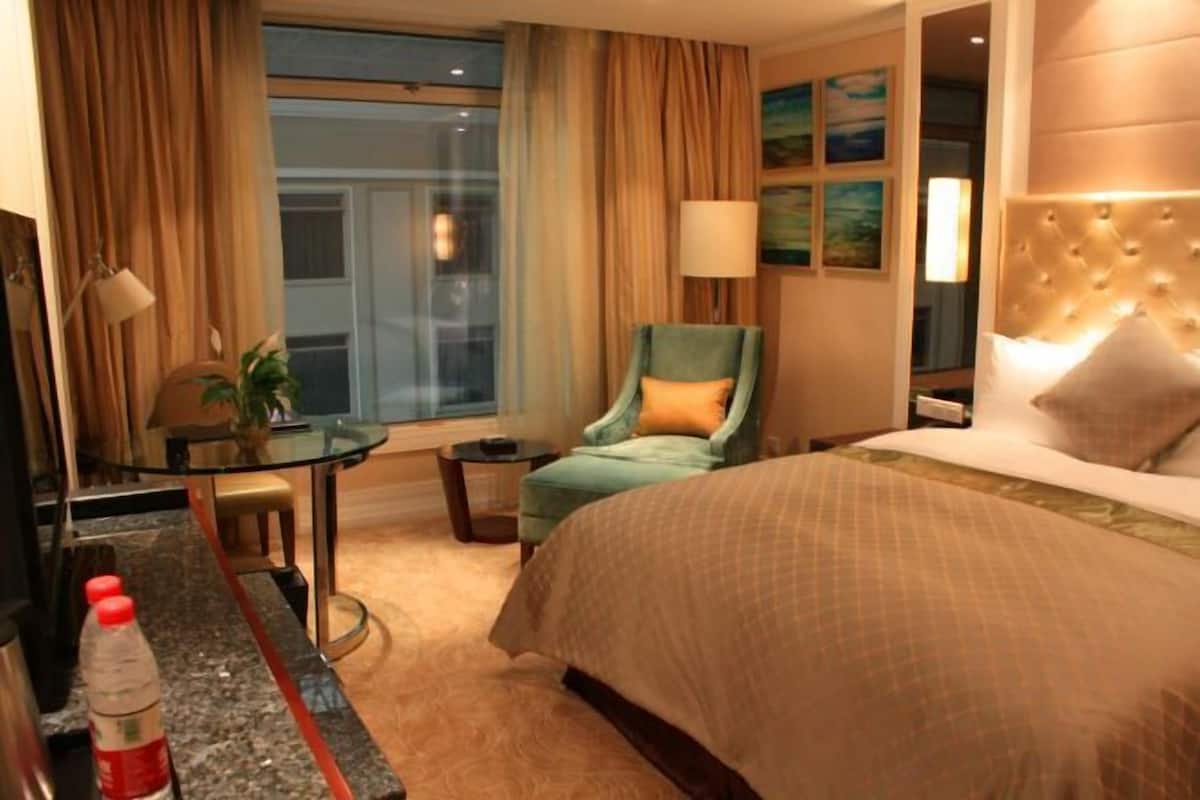 Rollaway beds, free WiFi