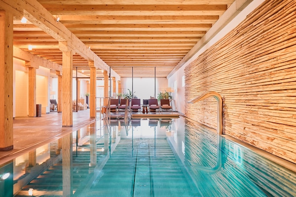 Indoor pool, seasonal outdoor pool, pool loungers