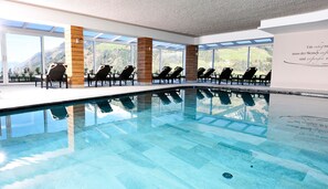 Innenpool, Liegestühle