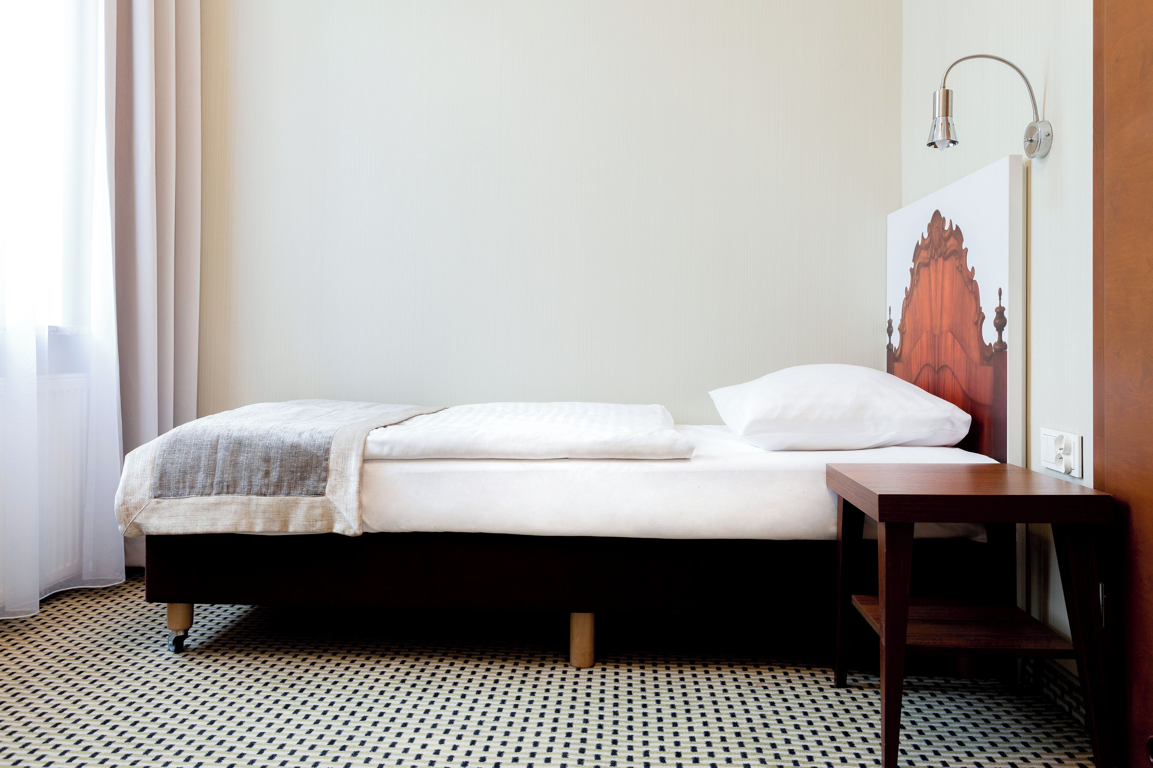 single room | 1 bedroom, in-room safe, desk, iron/ironing board