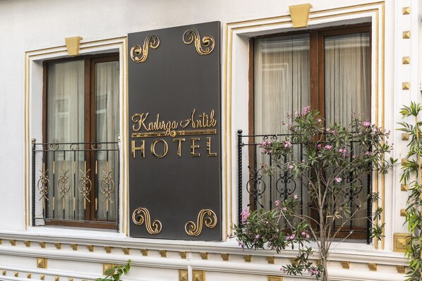 Front of property - Kadirga Antik Hotel (Istanbul)