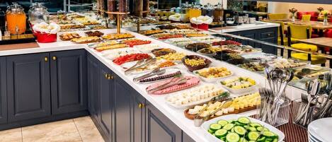 Free daily buffet breakfast