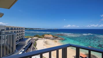 Japanese-Western Room With Sea View | Blick vom Balkon