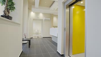 Mostrador para check-in y check-out