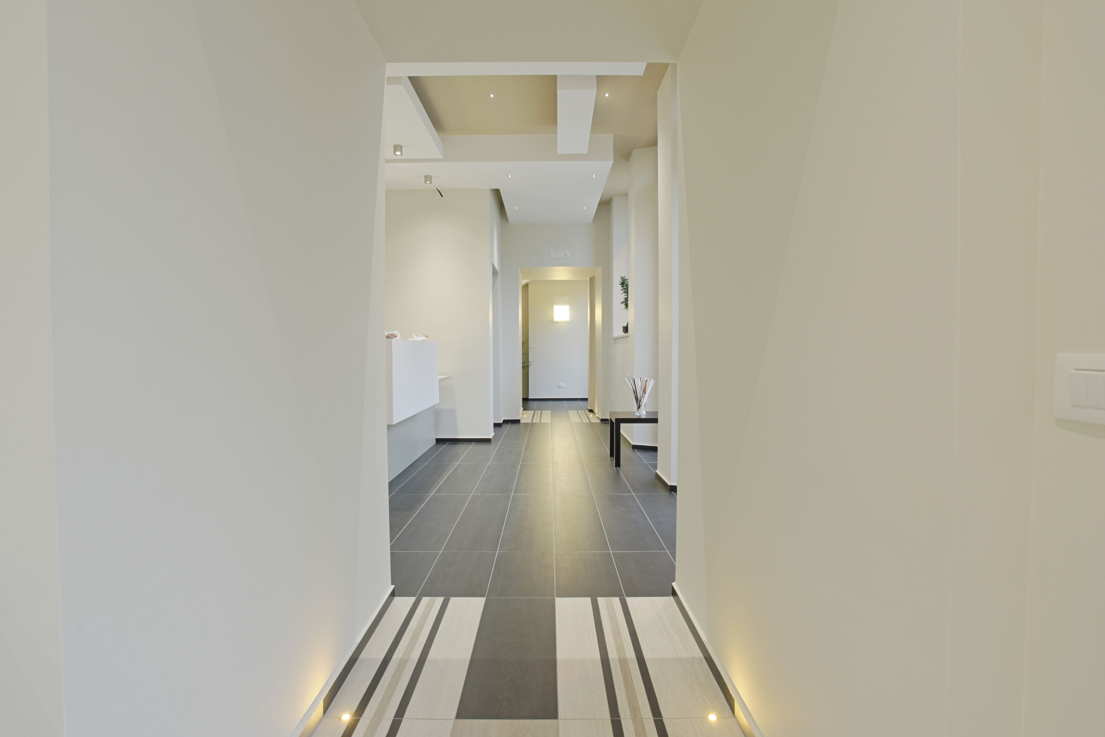 منصة إجراءات تسجيل الوصول/المغادرة