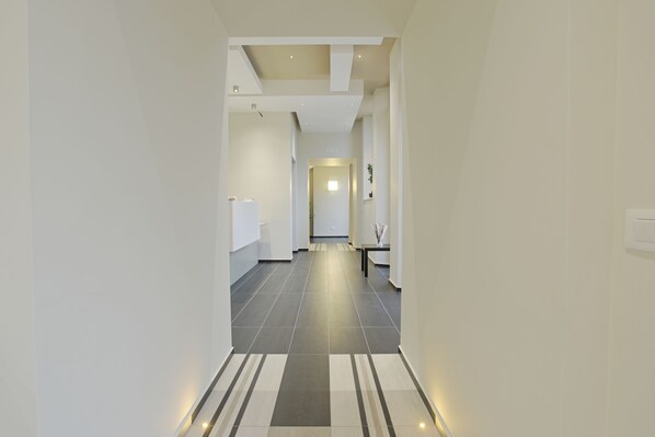 Check-in/check-out kiosk