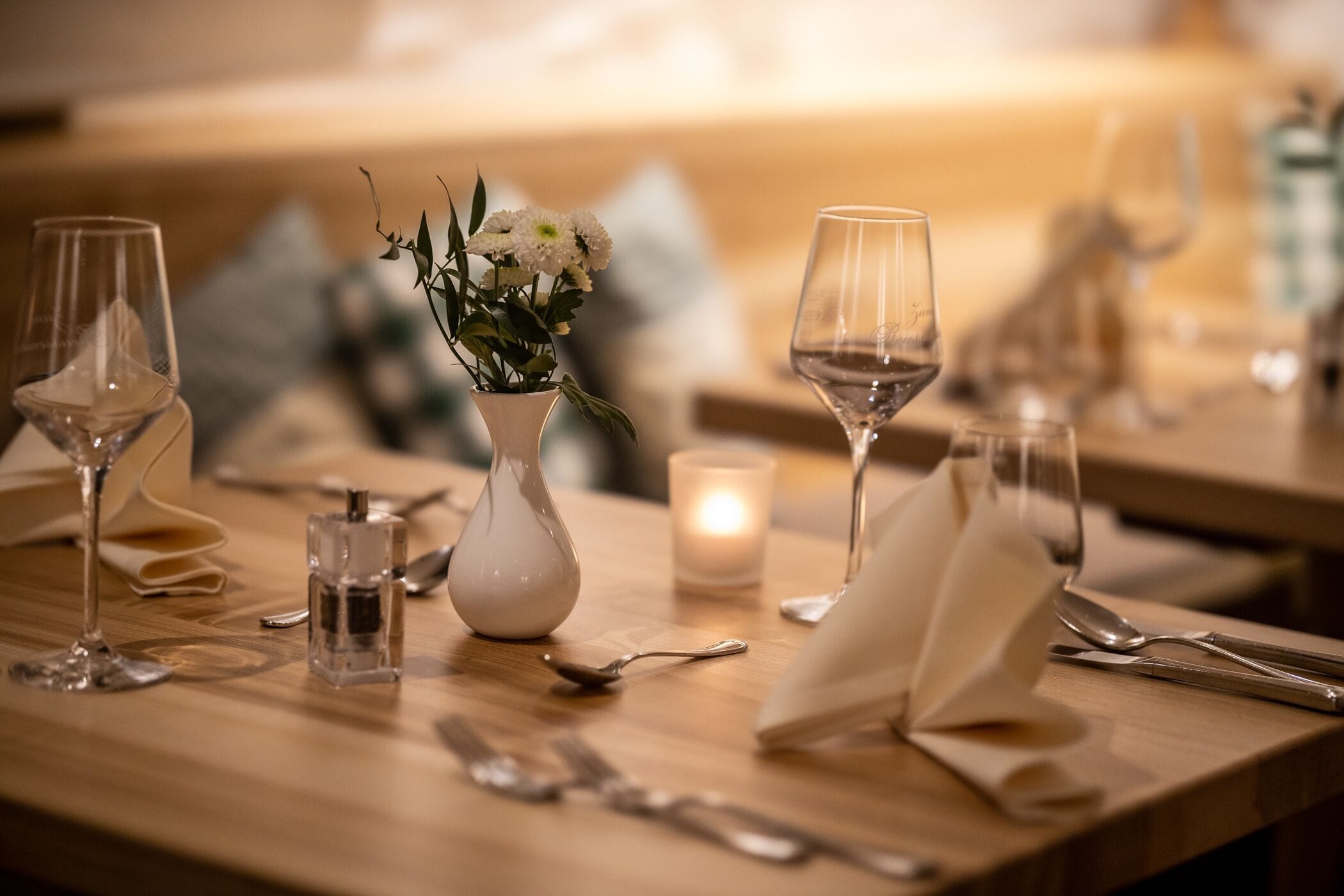 lunch, dinner served; regional cuisine, al fresco dining