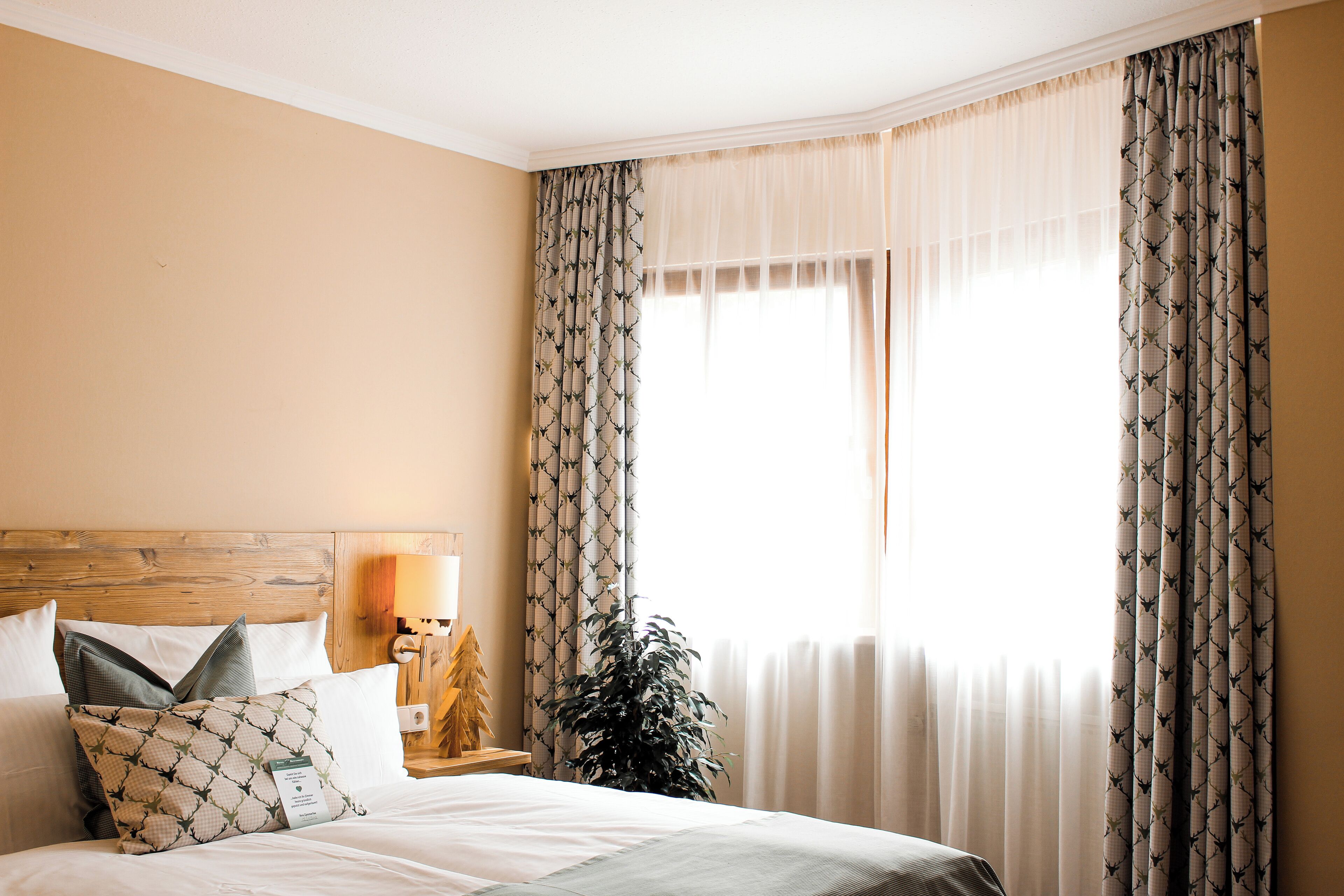 double room | 1 bedroom, minibar, blackout curtains, iron/ironing board