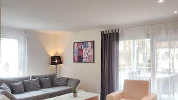 Family Apartment | Blackout drapes, iron/ironing board, free WiFi, bed sheets