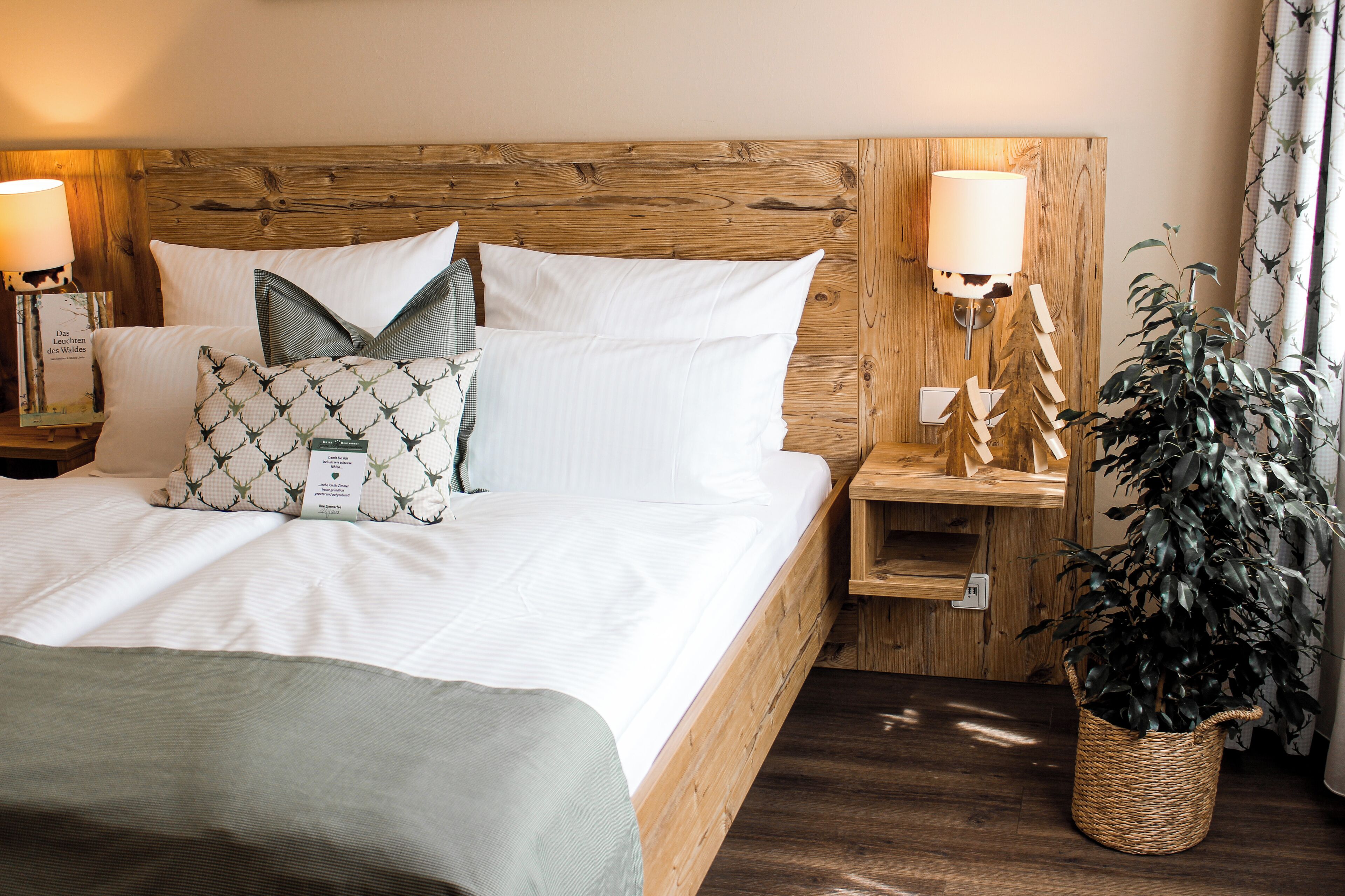 double room | 1 bedroom, minibar, blackout curtains, iron/ironing board