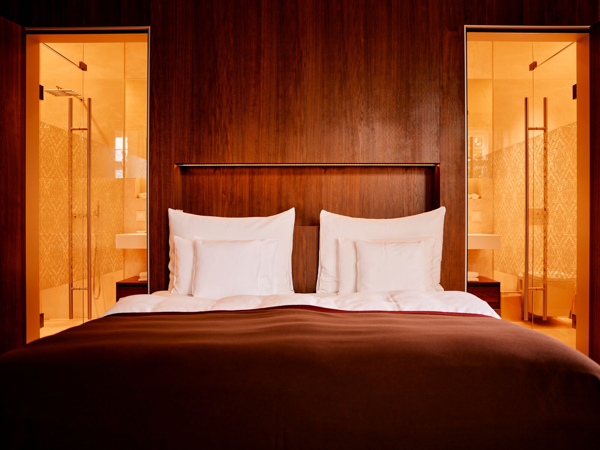 deluxe suite, 1 double bed | 1 bedroom, premium bedding, minibar, in-room safe