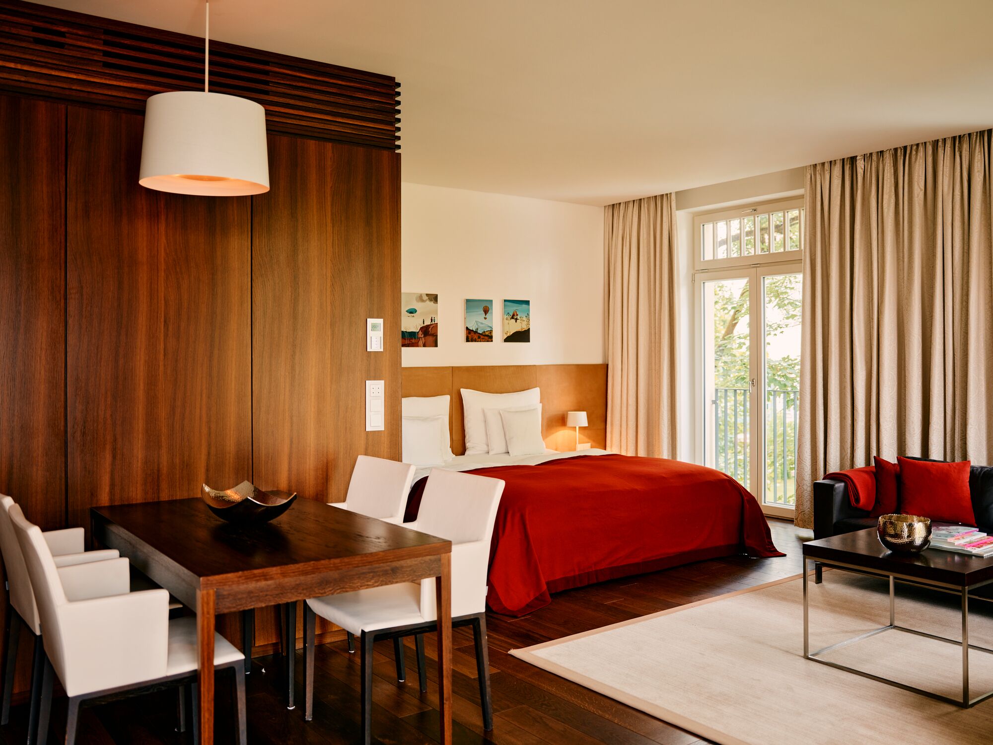 business suite, 1 bedroom | 1 bedroom, premium bedding, minibar, in-room safe