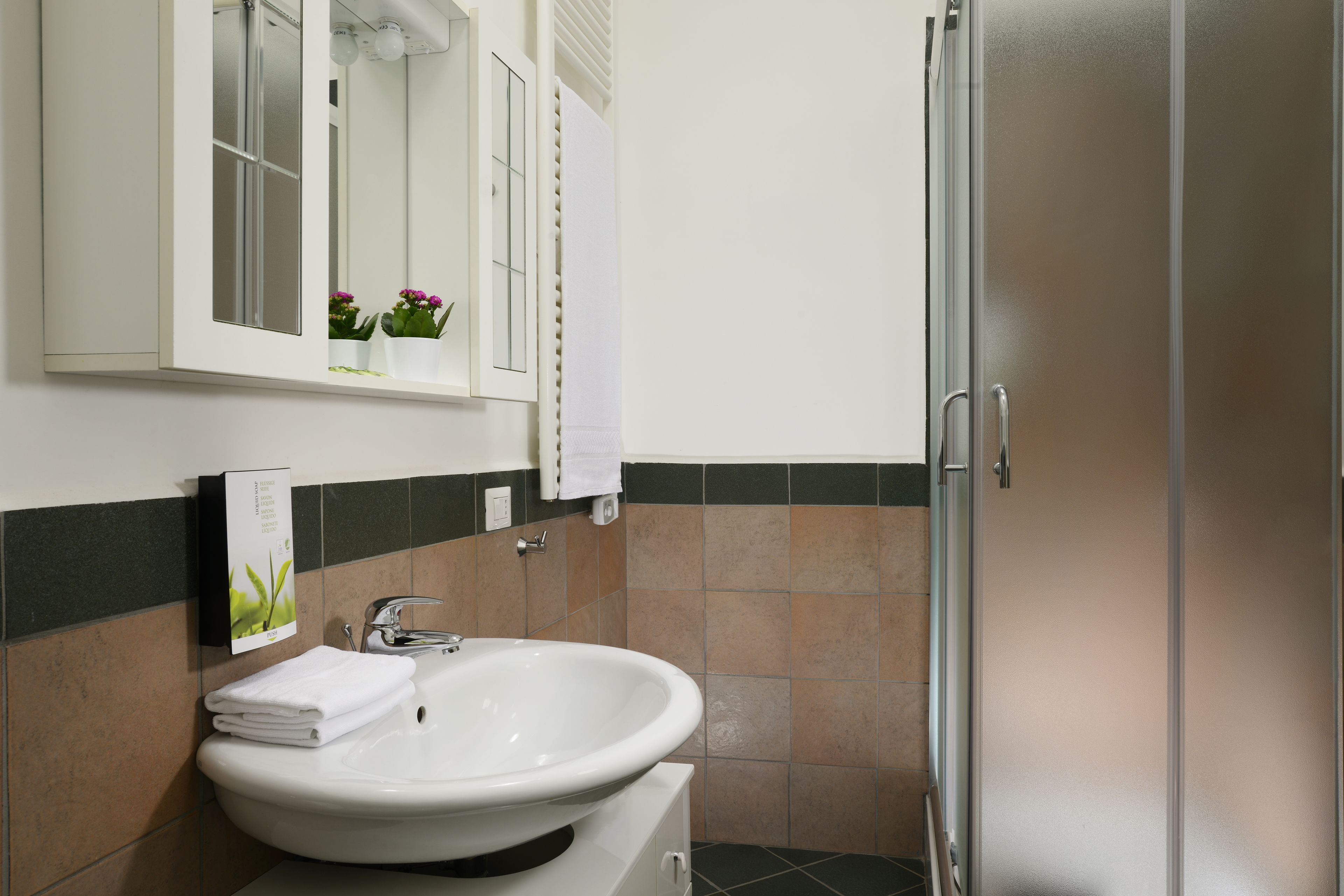 Appartamento Standard, 1 camera da letto | Bagno | Doccia, set di cortesia gratuito, asciugacapelli, bidet