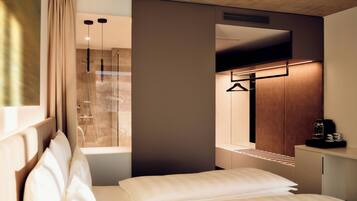 Double Room, 1 King Bed, Non Smoking, Air conditioning | Premium bedding, in-room safe, soundproofing, iron/ironing board