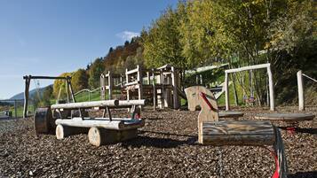 Área de juegos infantiles al aire libre