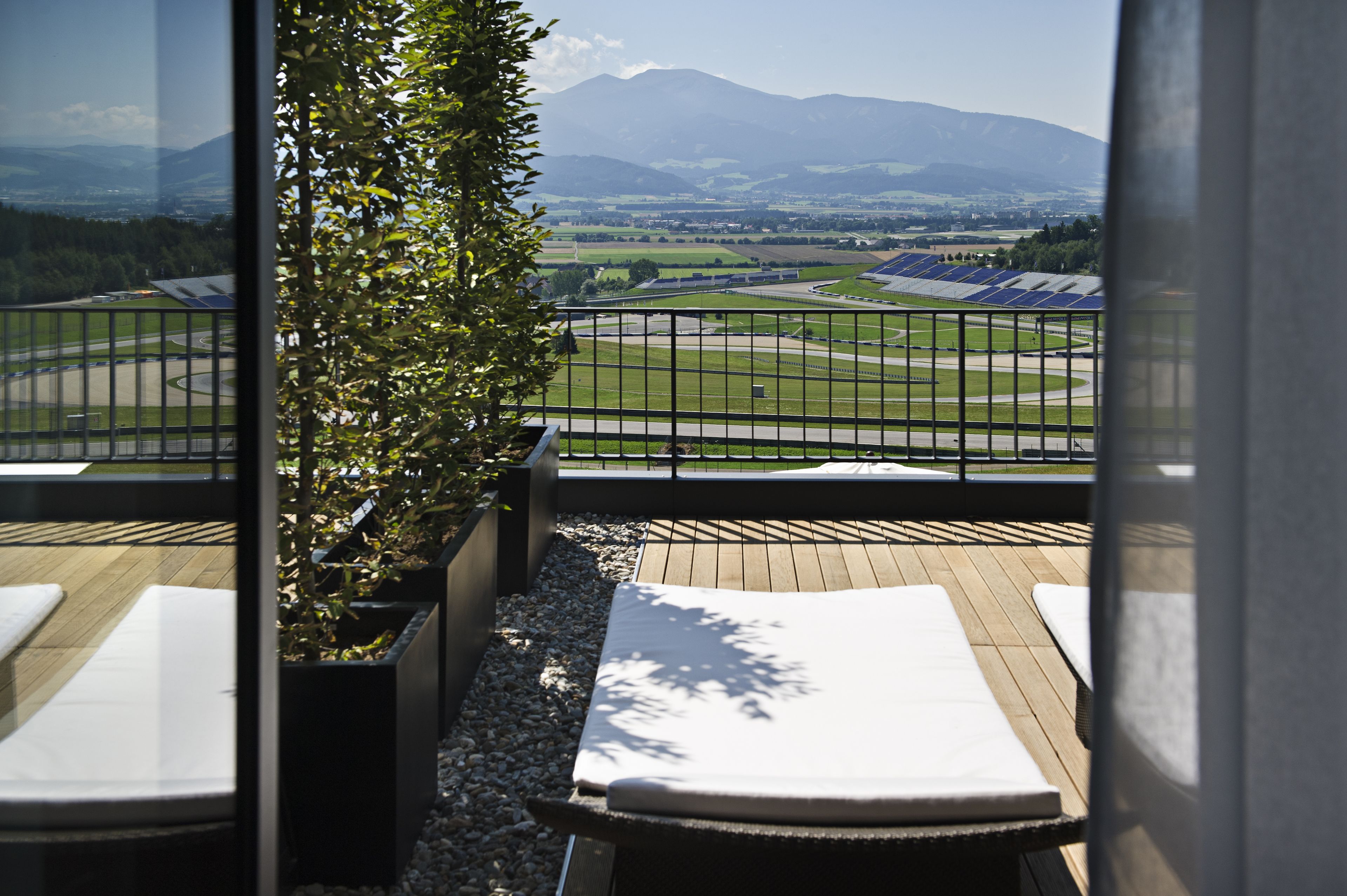 Deluxe Double Room, 1 King Bed, Non Smoking | Balcony