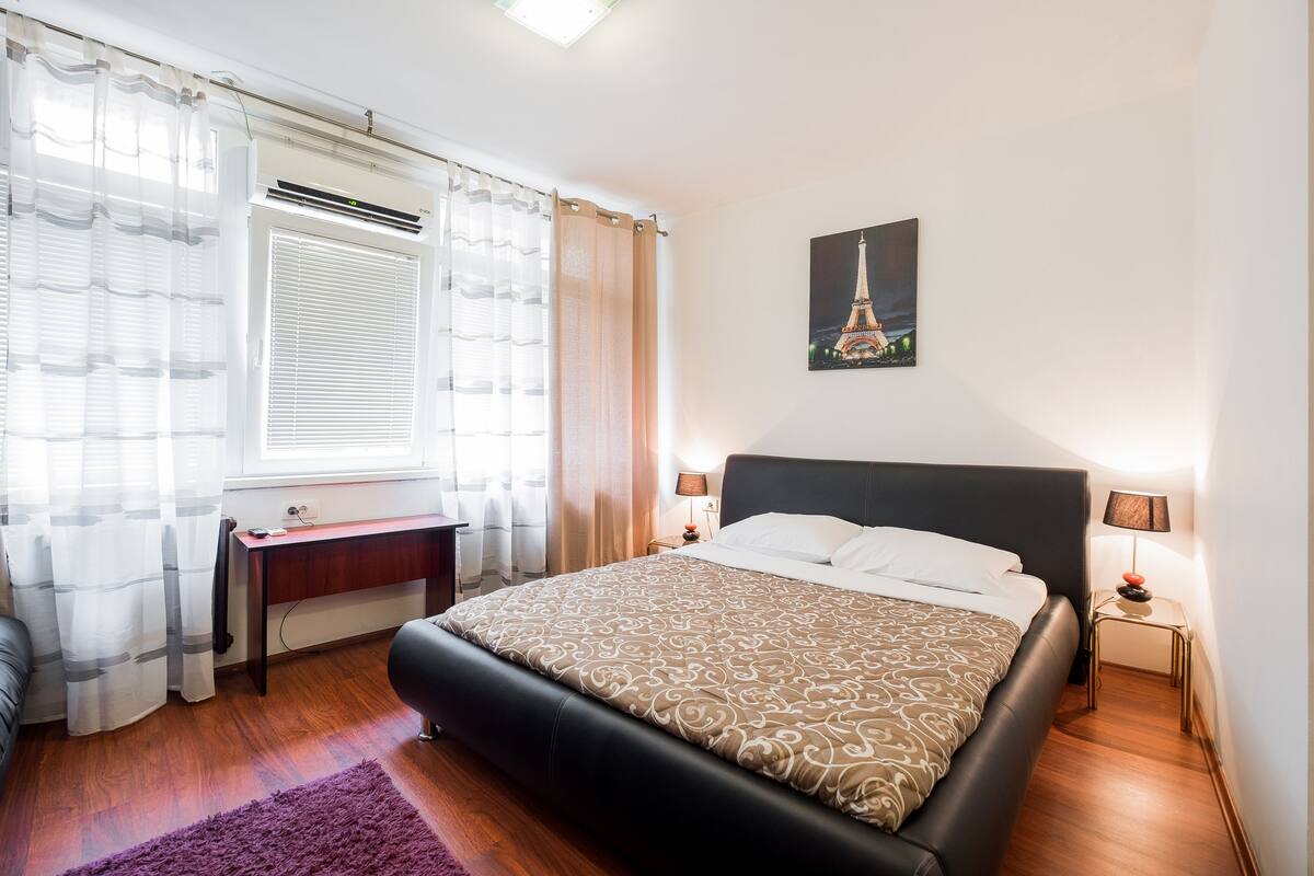 Studio, Kitchenette, City View | In-room safe, desk, iron/ironing board, rollaway beds (surcharge)