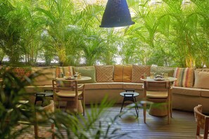 4 restaurantes; se sirven desayunos, almuerzos y cocina internacional 