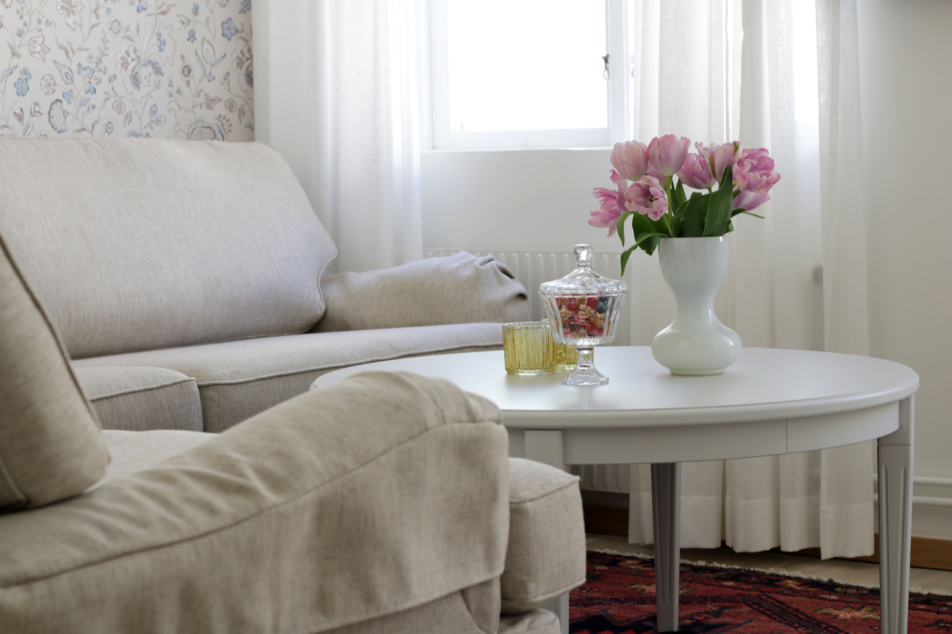 junior suite | living room | flat-screen tv