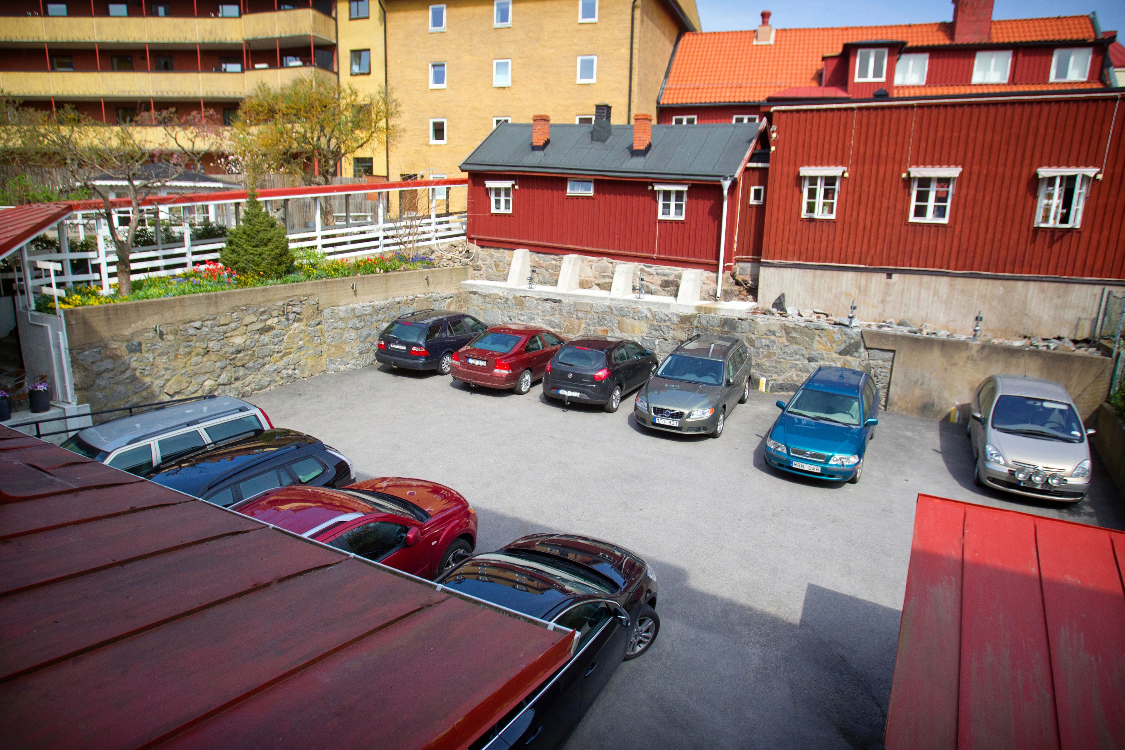 self-parking (surcharge) 150 per night