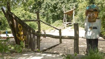 室外兒童遊樂區