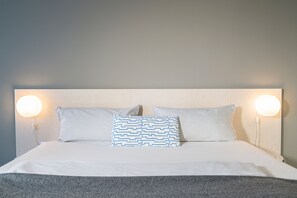 Standard Double Room | Laptop workspace, iron/ironing board, cribs/infant beds, rollaway beds - BIG MAMA Berlin (Berlin)