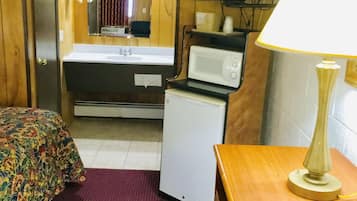 Chambre Standard, 1 grand lit | Bureau, chambres insonorisées, fer et planche à repasser