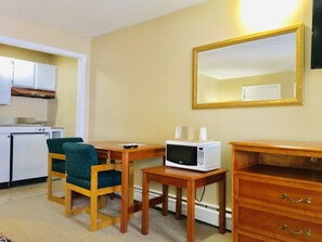 Standard Room, 1 King Bed | Desk, soundproofing, iron/ironing board, rollaway beds - Granada Inn Motel (Kalkaska)