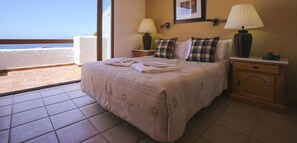 Deluxe-Apartment, 1 Schlafzimmer | Strand-/Meerblick