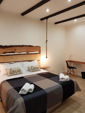 Desk, blackout drapes, rollaway beds, free WiFi - B&B Gisira (Catania)