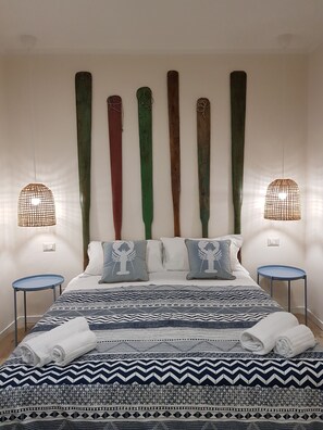 Standard Quadruple Room | Desk, blackout drapes, rollaway beds, free WiFi - B&B Gisira (Catania)