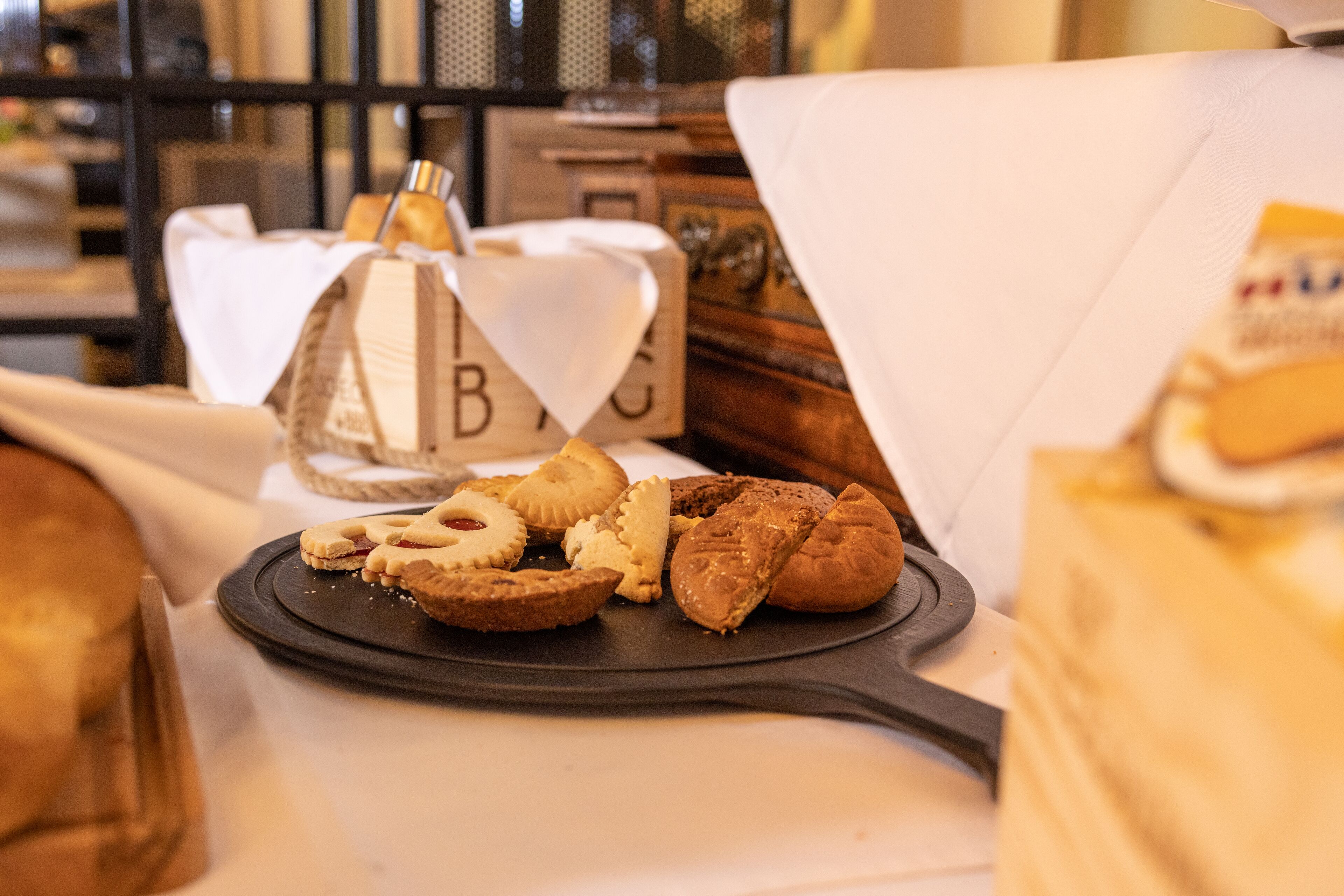 Tägliches Frühstücksbuffet gegen Gebühr