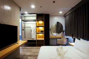 Presidential Single Room | Premium bedding, in-room safe, free WiFi, bed sheets - Azzurro Hotel (Angeles City)
