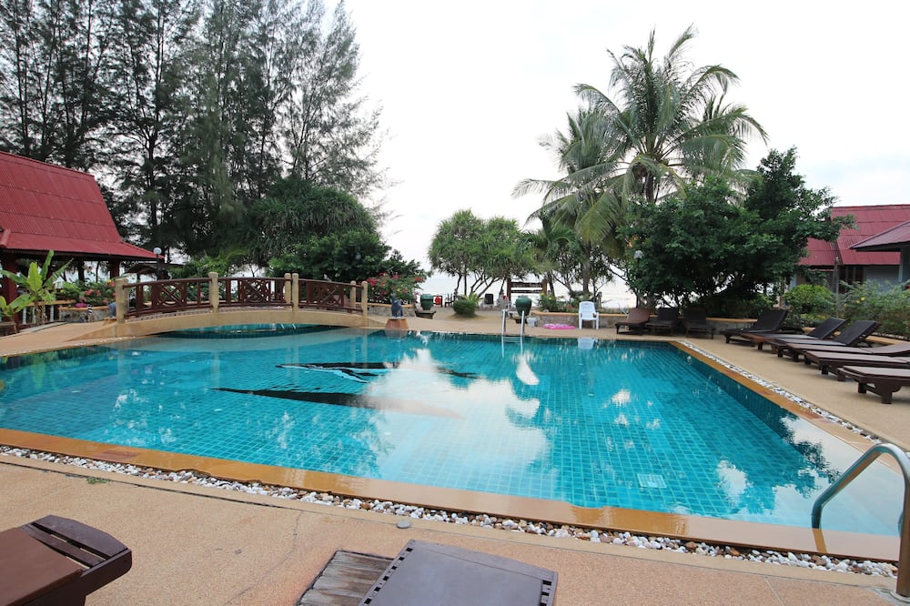 Lanta Villa Resort