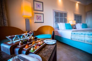 Sábanas de algodón egipcio, ropa de cama de alta calidad y minibar 