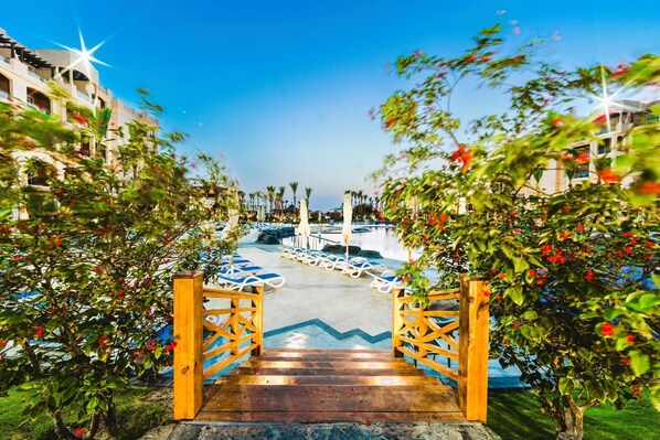 Garden - Tropitel Sahl Hasheesh Resort (Sahl Hasheeh)