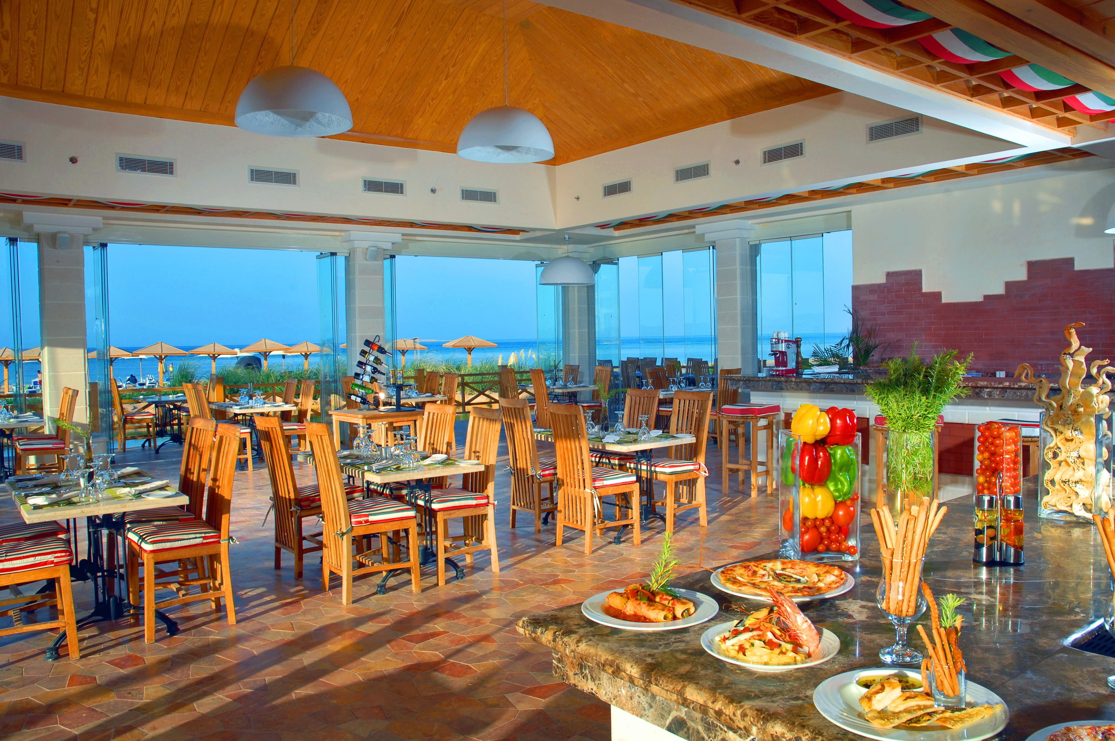 5 restaurants, breakfast, lunch, dinner served; international cuisine