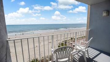 Ocean Front 2 Queen Beds, Non Smoking (Newly Remodeled) | Beach/ocean view