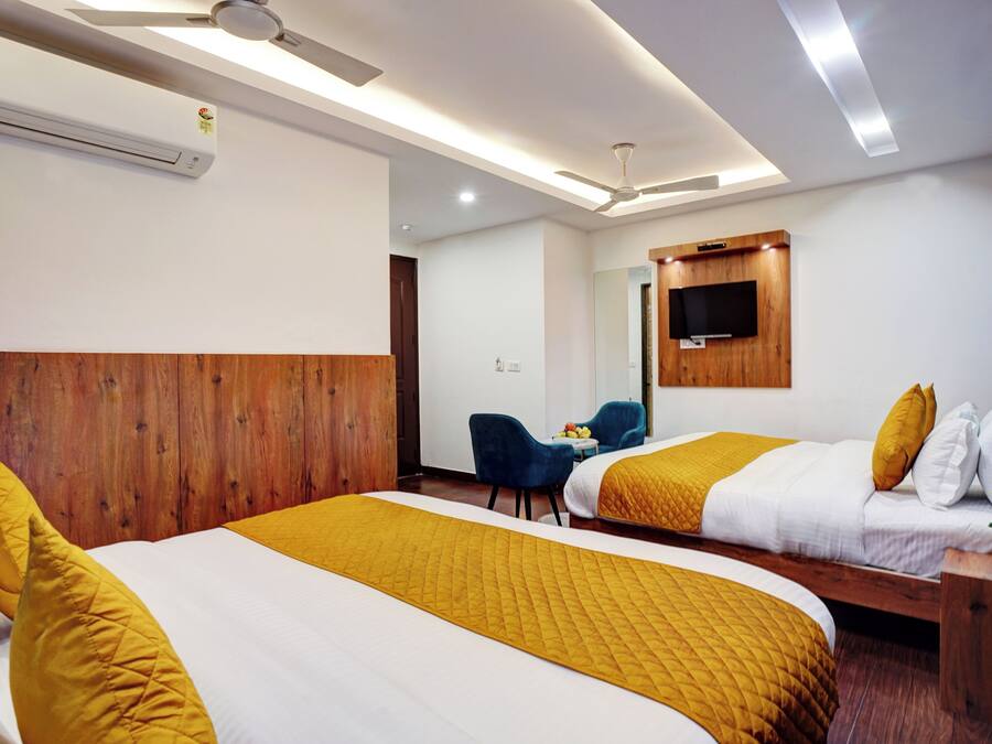 Minibar, decoración personalizada, muebles diferentes y escritorio