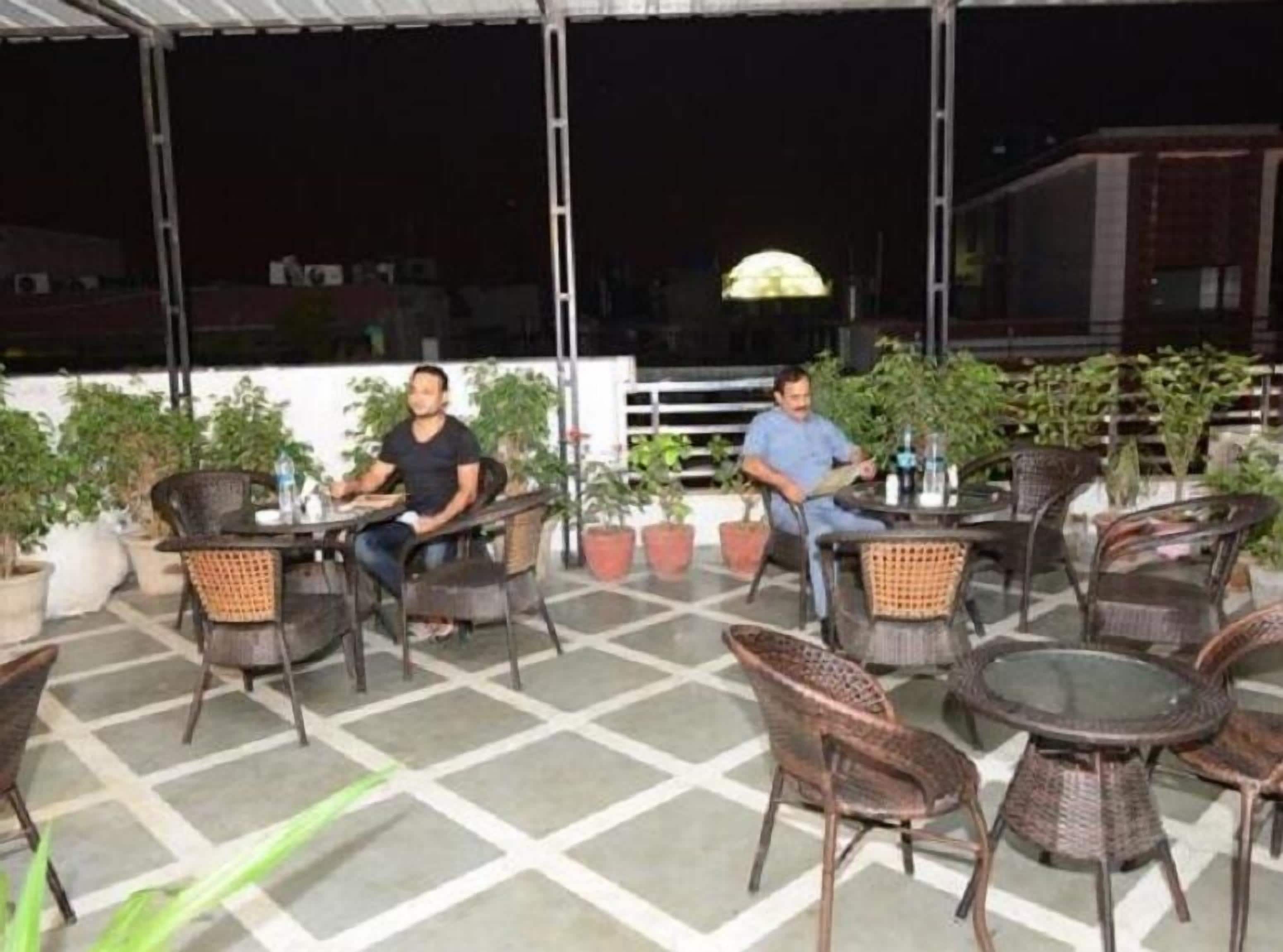 Photo - Hotel Cabana 5 Mins Walking Distance From NDLS Station