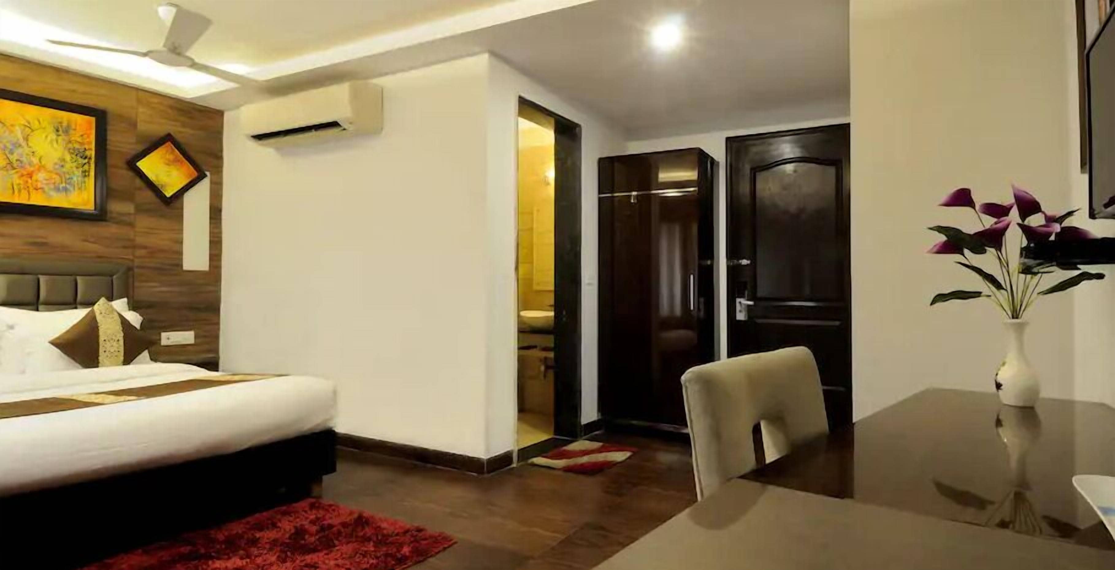 Photo - Hotel Cabana 5 Mins Walking Distance From NDLS Station
